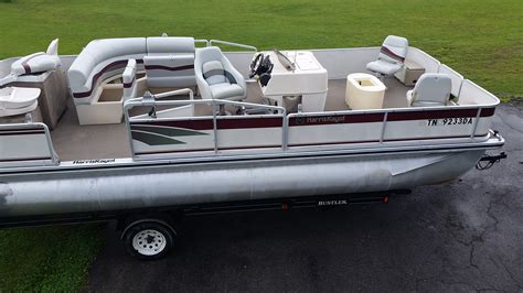 pontoon boat company.